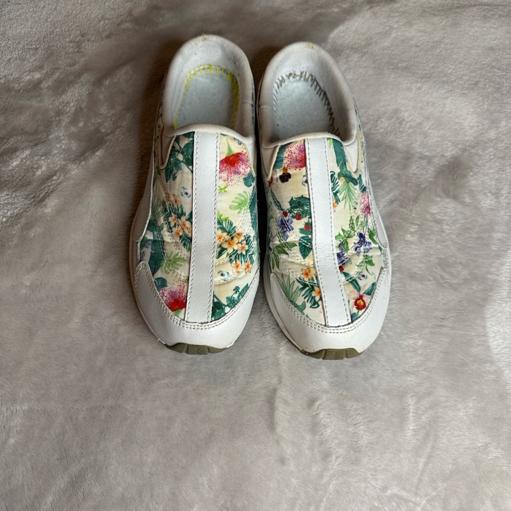 Easy Spirit Kids Sneakers with Floral Pattern